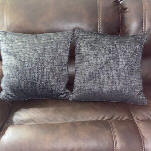 Set of 2 Ethan Allen waterfowl filled throw Pillows